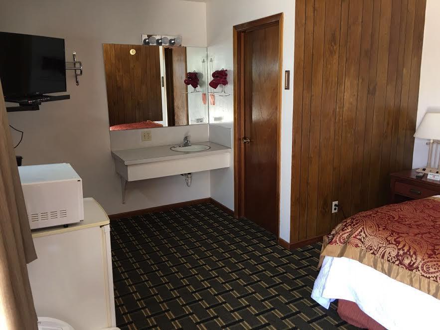 Big 12 Motel Broken Bow Exteriör bild